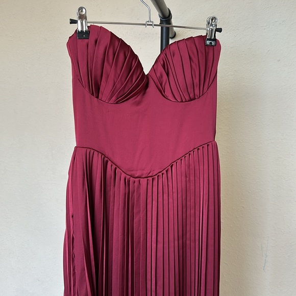 House of CB XS D-DD ‎ 'Marcella' Berry pleated georgette maxi dress NWOT - Picture 8 of 17